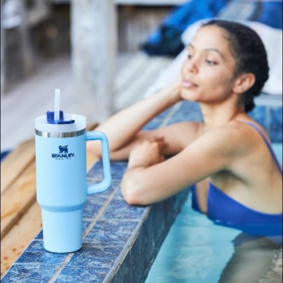 Stanley Adventure Quencher 40oz cornflower Blue! NWT - Picture 3 of 6